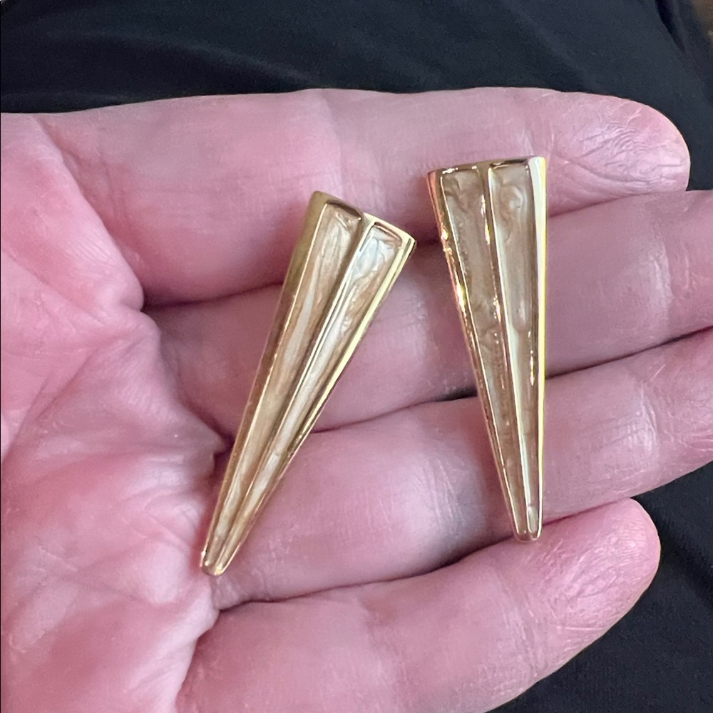 Vtg Monet Earrings 🥰